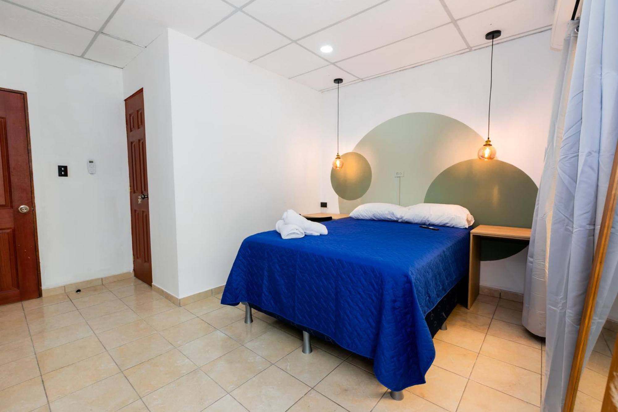 Hotel Friendly House Santa Tecla Esterno foto