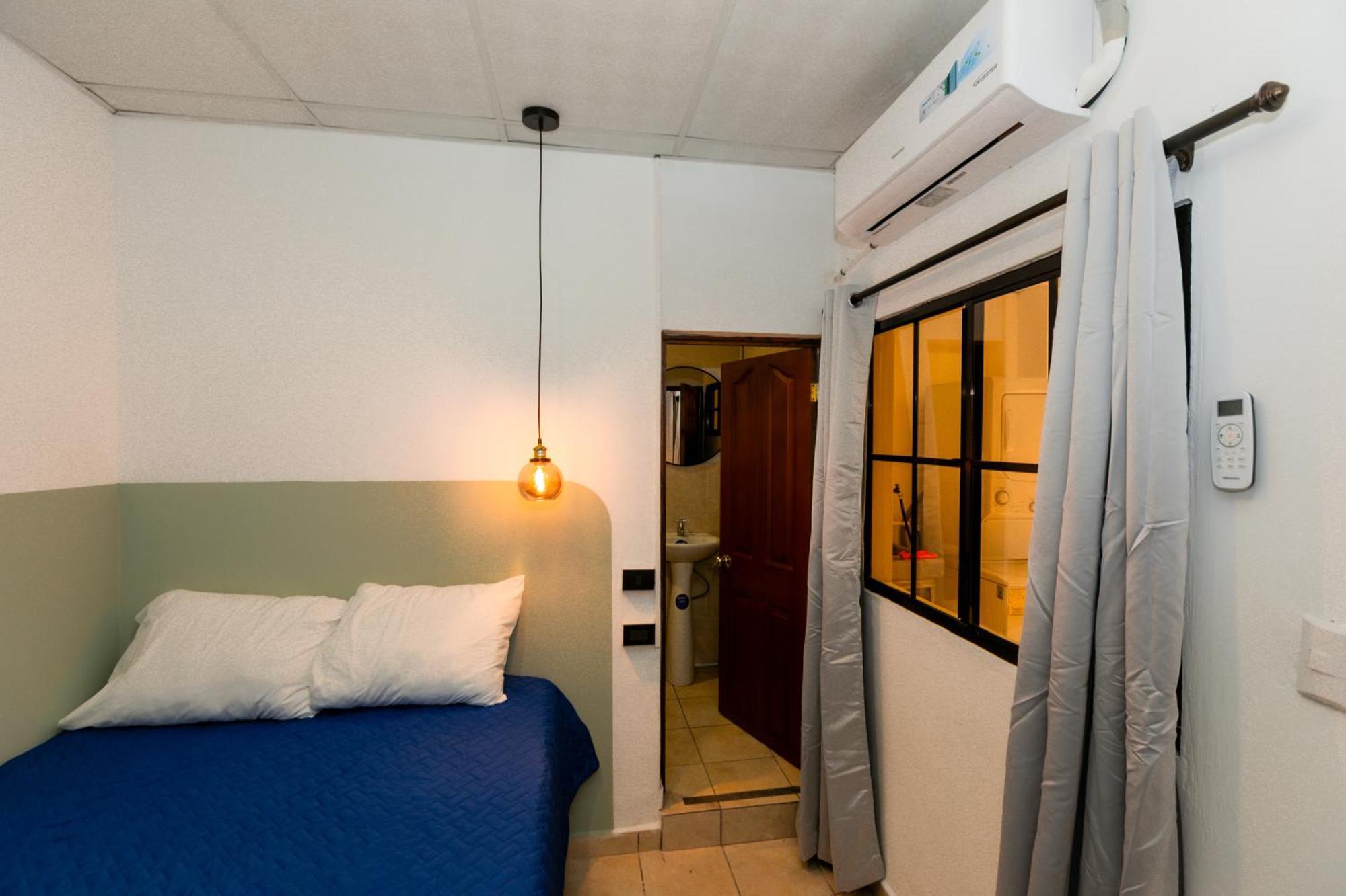 Hotel Friendly House Santa Tecla Esterno foto
