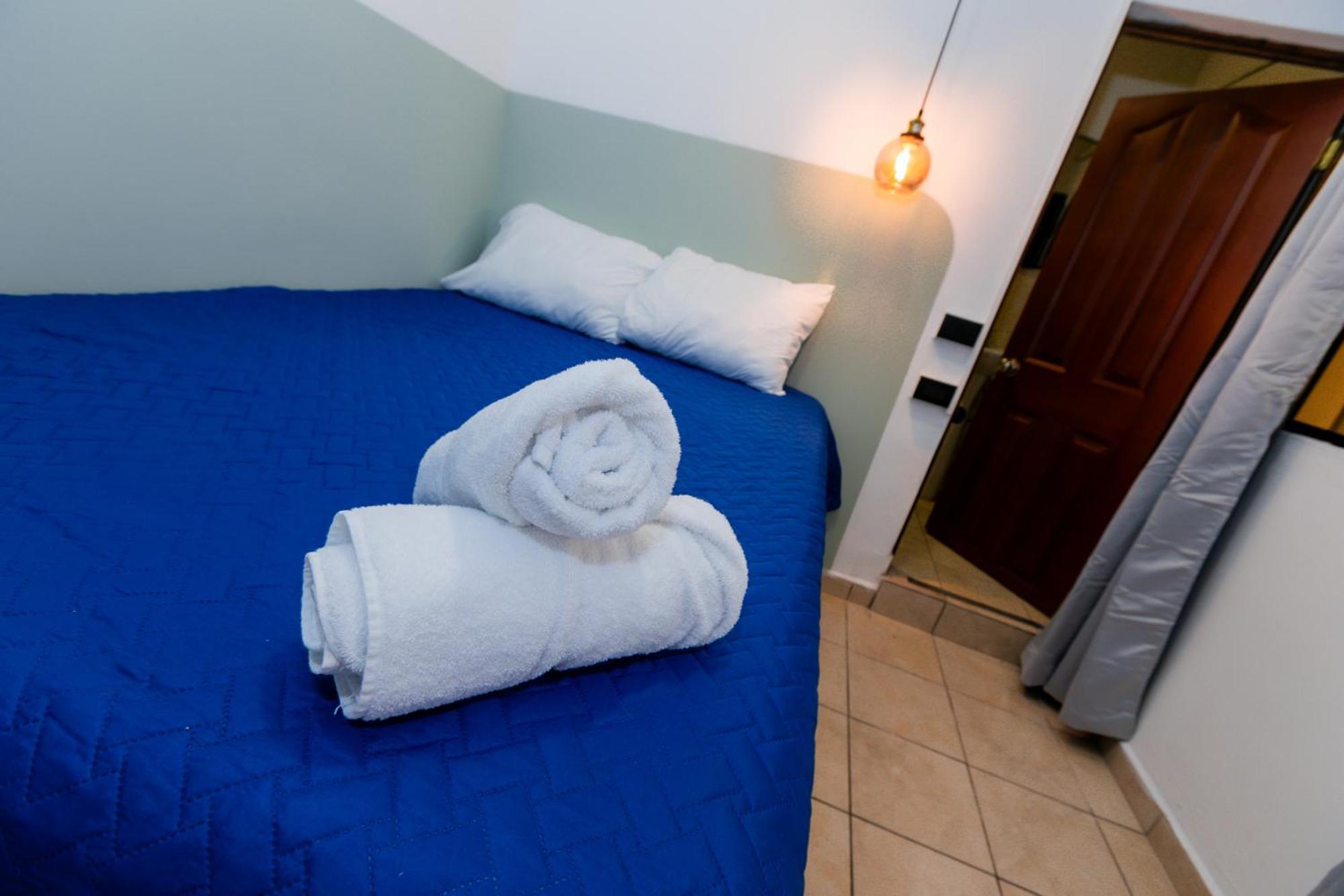 Hotel Friendly House Santa Tecla Esterno foto