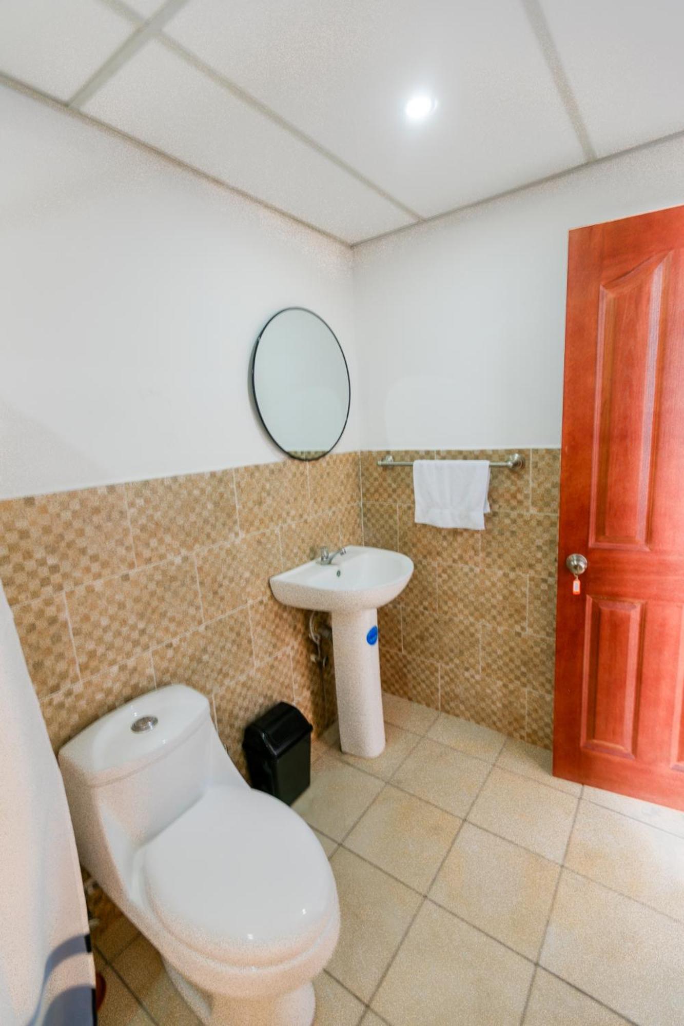 Hotel Friendly House Santa Tecla Esterno foto
