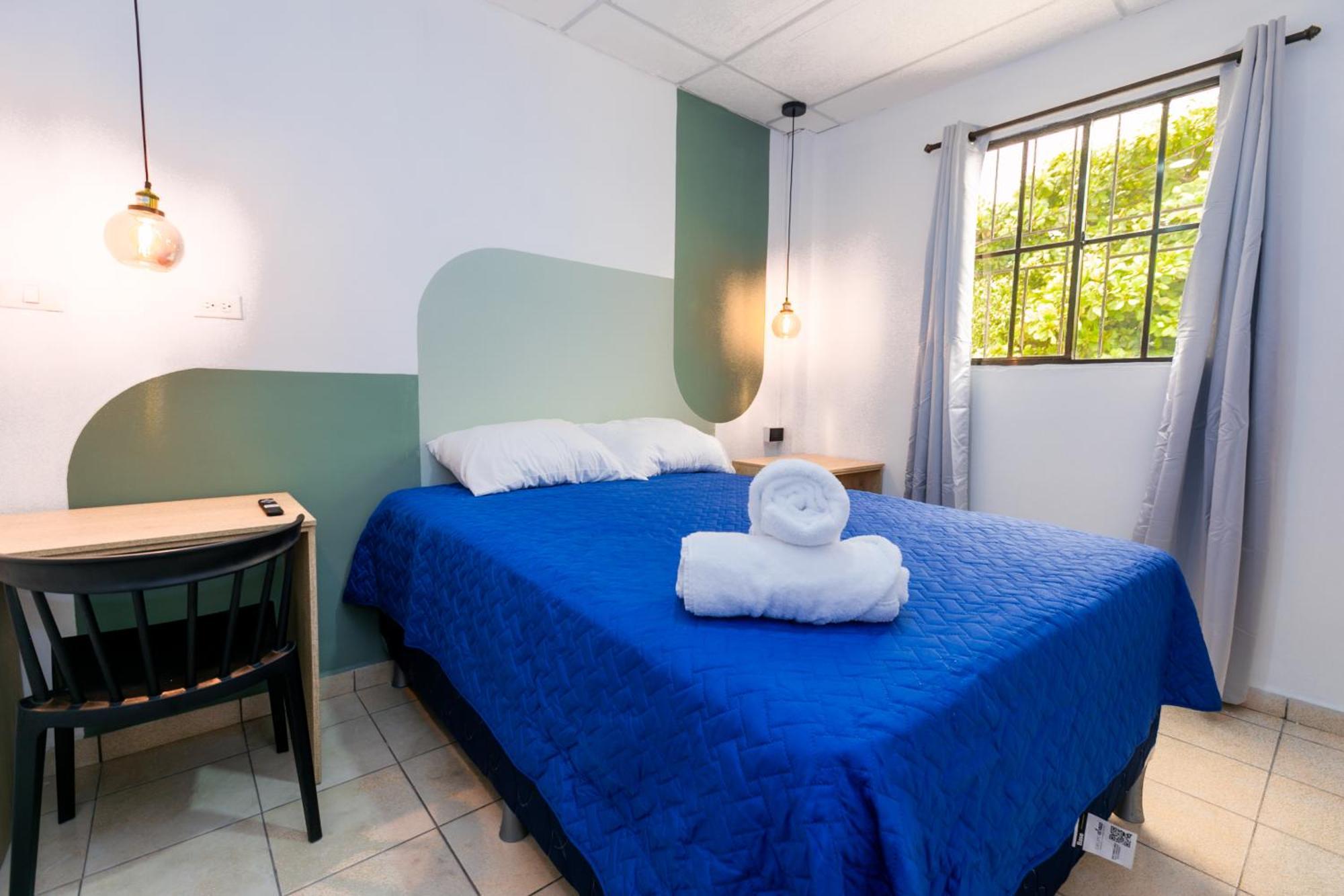 Hotel Friendly House Santa Tecla Esterno foto