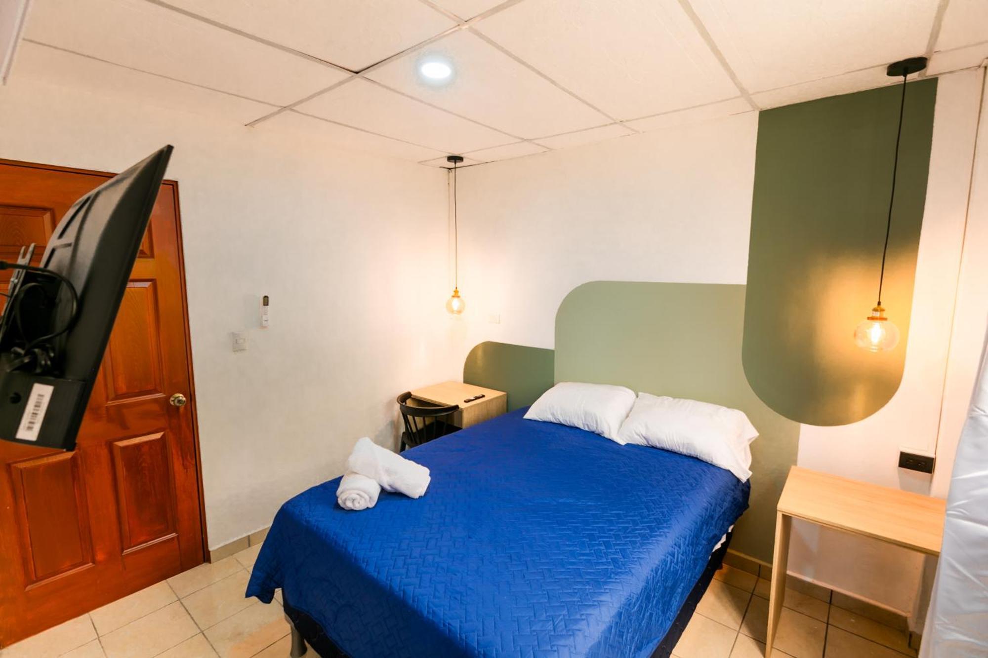 Hotel Friendly House Santa Tecla Esterno foto